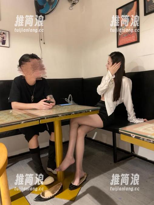 微密圈 - 是小逗逗比基尼图册，摄影师说：确实，这是个需要认真品味的图册。