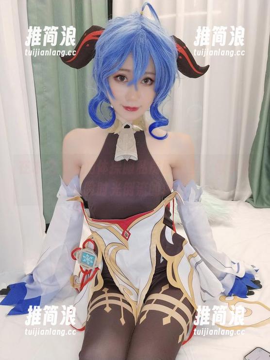在木之本果的体操服私房原图里，似乎有股时光倒流的魔力