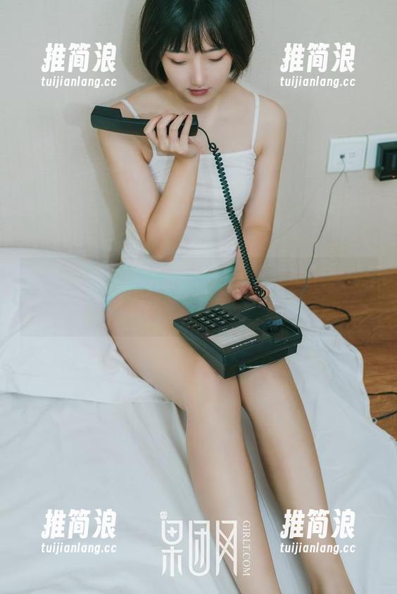 果团网 - 龚玥菲的校服更新，感觉我进了时空隧道，青春太过炫目。