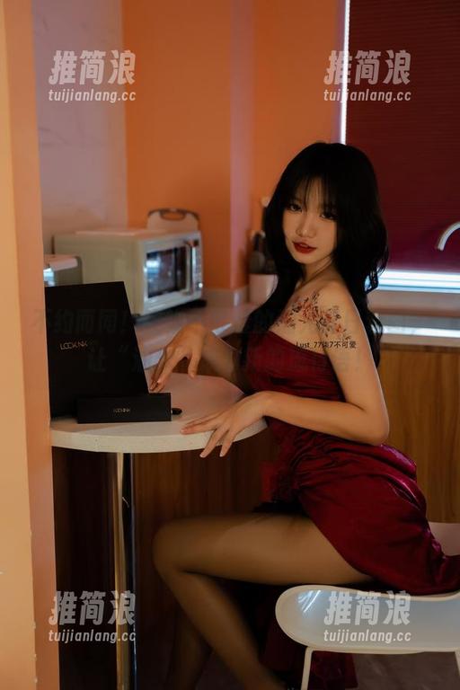 不约而同！柒柒不可爱的油光夏日套图，让“油光”成为新的流行语！