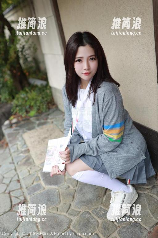 模范学院-兜豆靓Youlina 模范学院 - 粉色的兜豆靓Youlina,写真上演了一出不速之客的幸福插曲!