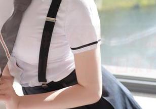 模范学院 – 新鲜出炉的水手服私拍，徐微微mia的时尚白眼又回来了。