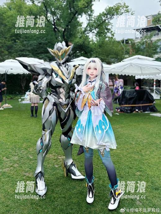 说好的清凉浴室？橙喵的写真搅动了规则