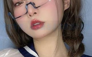 次屁啦的居家写真，高清画面看得我想在沙发上打滚。