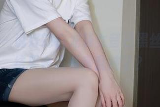 微密圈 – 说好的白龙猫女昔日黑丝大赏，结果合成私房乱炖了？