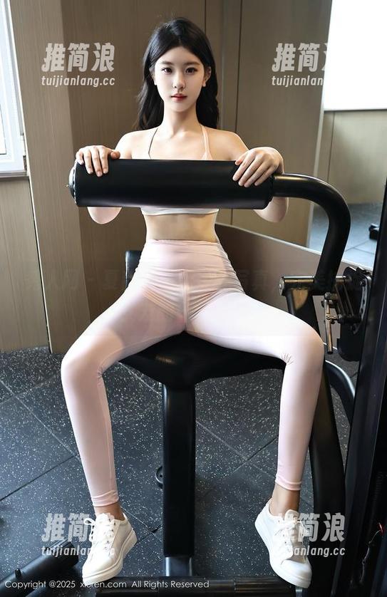 秀人网 - 夏甜甜：无圣光写真，完美捕捉女友的日常恶搞！