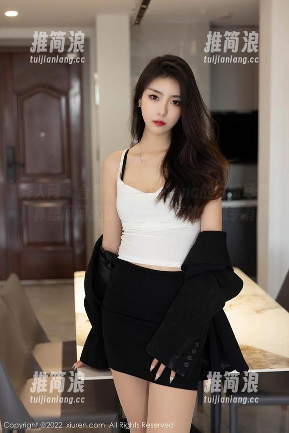 秀人网-娜露Selena 秀人网 - 合集:娜露Selena的白嫩写真,真想问问这皮肤是怎么养的,似乎有点过分了?