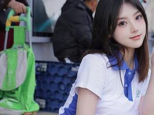秀人网 – 在线欣赏林文文yooki，纯白之下的无限遐想——图片里每个眼神都能说话。