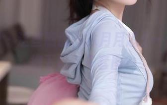 秀人网 – 这些制服，林月月怎么一个人穿得下这么多套图？