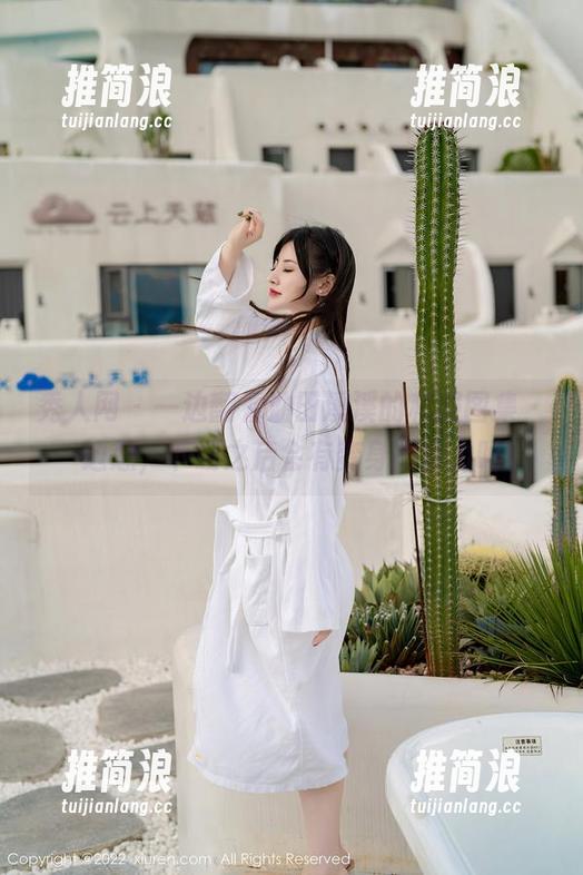 秀人网 - 一边翻看油田溪溪的和服图集，一边想，下载之后会有变身的魔力吗？