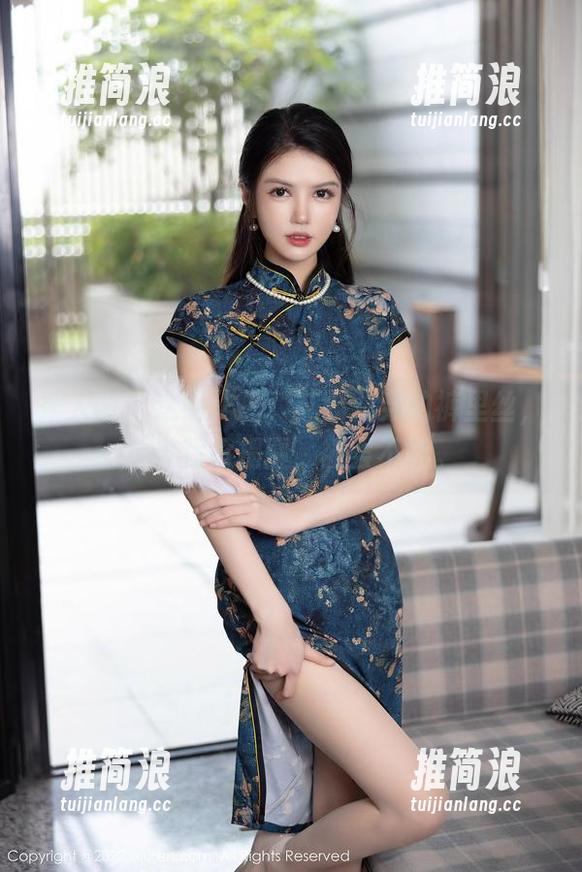 秀人网 - 这组作品，艾希儿穿的裤里丝，别说我没提醒，欲罢不能。