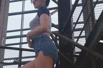 微密圈 – 你有私房浴室？我有粉色的猪陈佩奇洗澡的眼福！