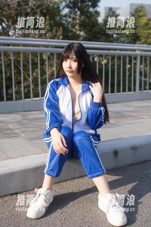 糖果果Candy的长腿，谁还敢说普通壁纸不够独特？