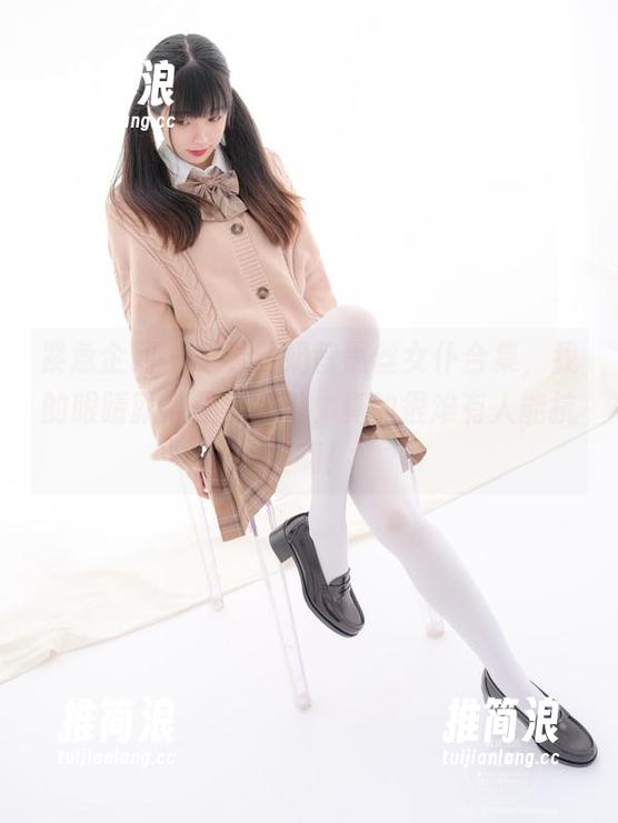 紧急企划 - 一看到奶昔黑丝女仆合集，我的眼睛就被强烈吸引，真的很难有人能抗拒啊！