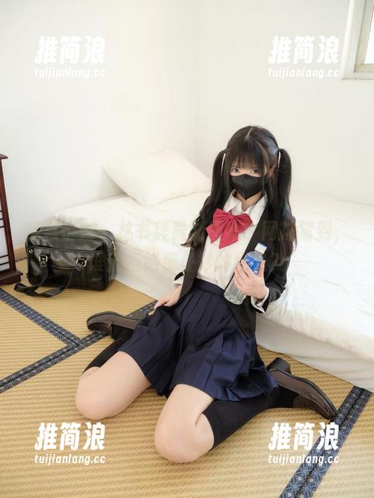 紧急企划 - 林书辞最新图集：网袜驾到，谁能拒绝那曼妙的线条？