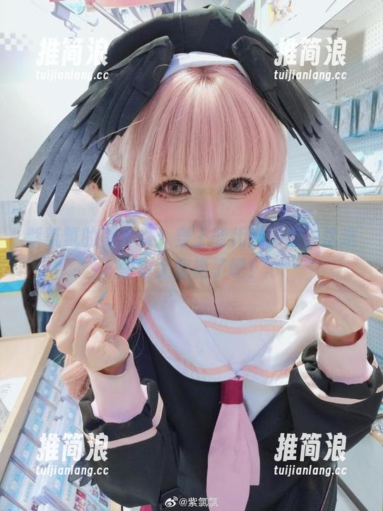 紫氯氯 紫氯氯的写真集:穿上能代貅旗袍,这造型也太惊艳了吧!