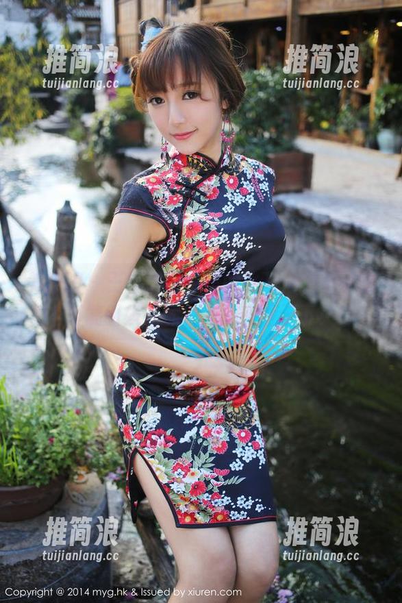 美媛馆 - 王馨瑶图包里的比基尼，是不是真能引发海啸？我们来验证下！