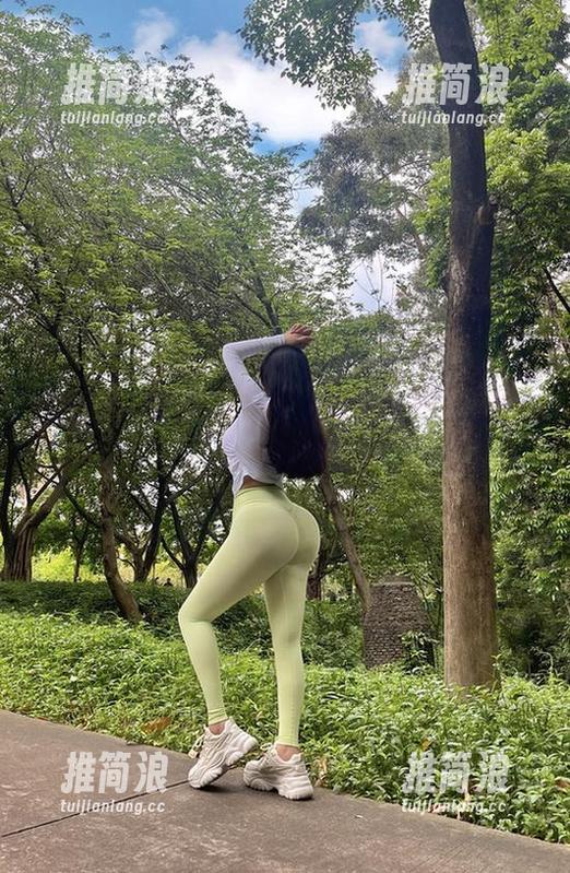 微密圈 - 艾拉·isla的最新美脚照，合集点燃你的视线