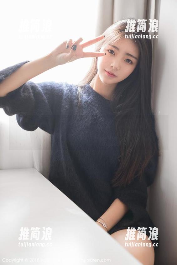 花漾show-Angela小热巴 花漾show - Angela小热巴的圣诞写真,图包里藏着她小秘密——雪人都嫉妒她