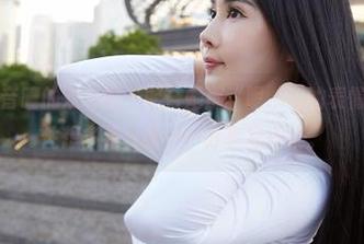 蜜桃社 – 月音瞳的双马尾，配合她那“嗯…”的表情，让人忍不住想多看几眼——分享写真集。
