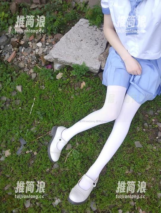 西尔酱美脚图片，福利不止一层，细节沙沙作响
