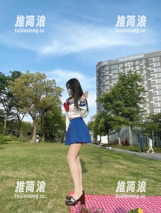 微密圈 - 谁说空姐只能制服？软妹小九九的私拍玩出花来