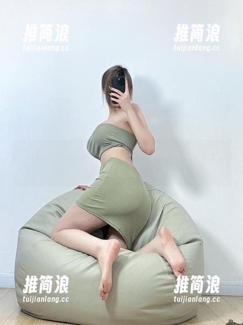 微密圈 - 醇子小姨的吊带丝袜合集，走心又走路