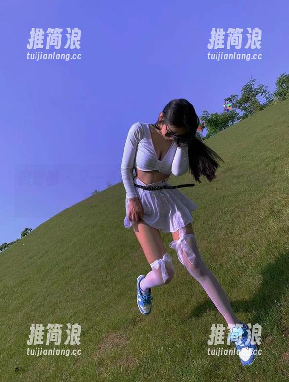 微密圈 - 又一波精彩更新！陈佩奇在职业装中也能玩出花样！