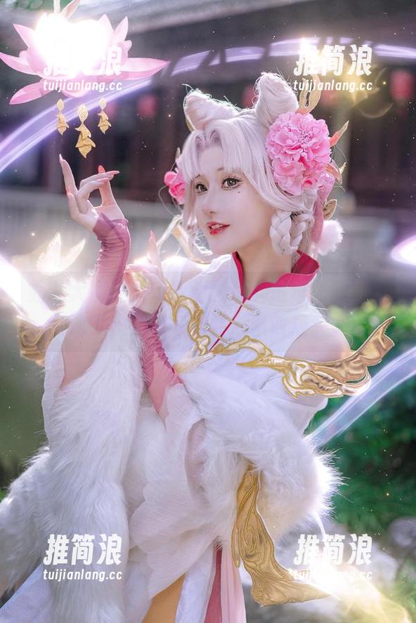 露儿大魔王的新原创图片，透过橡木匣发现了未知的可能性？手动挠头。
