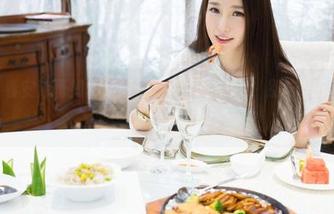 魅妍社 – 看安沛蕾如何把运动变得无比轻松，别忘了免费下载安装哦！