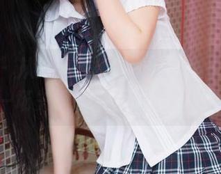 魅妍社 – 从赵小米Kitty的白衬衫出发：图包里一场关于涂鸦与情绪的即兴舞蹈！